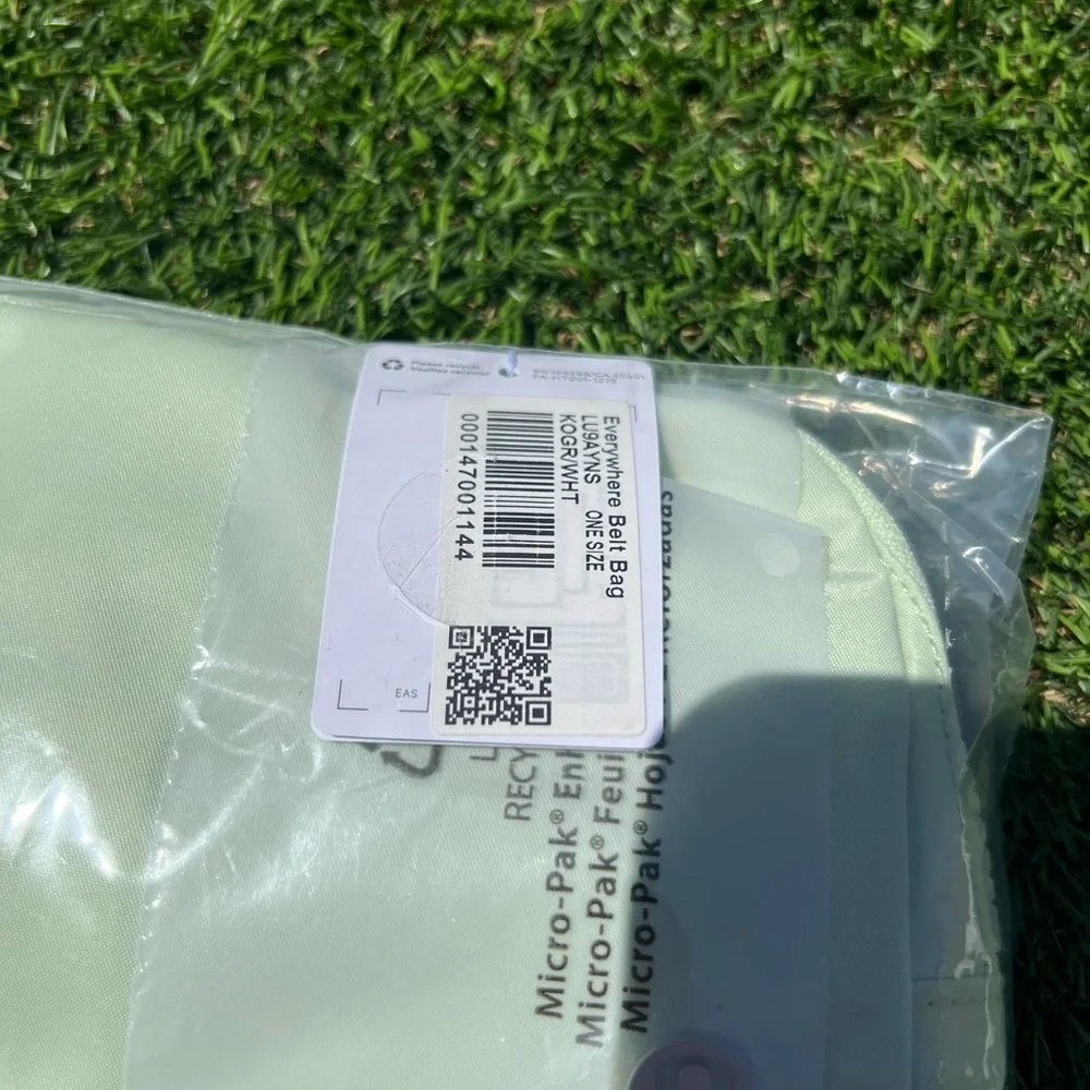 NEW LULULEMON EVERYWHERE BELT BAG KOHLRABI GREEN/WHITE - Picture 7 of 8